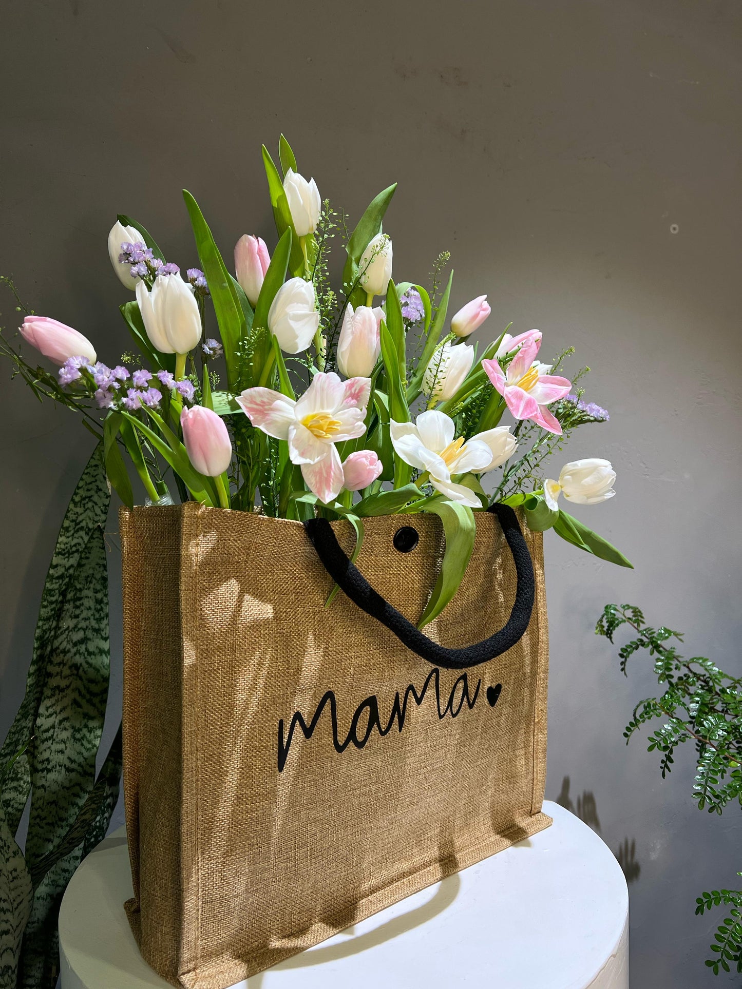 Mama Blooms