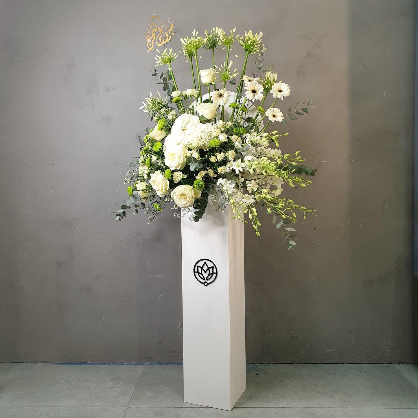 Grand Graduation Stand